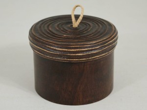 Wooden box with lid 13x9cm [003010]