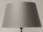Abażur stożkowy w szaro srebrnym połyskliwym kolorze do lamp z oprawką na żarówkę E27  