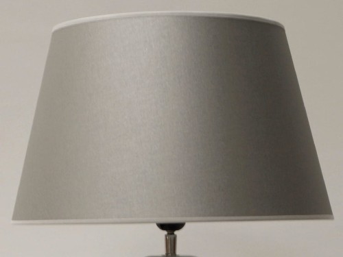 Abażur stożkowy w szaro srebrnym połyskliwym kolorze do lamp z oprawką na żarówkę E27  