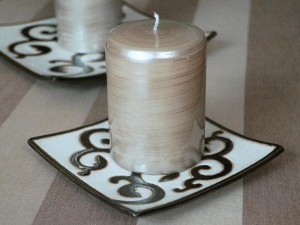 Dekorowana lakierowana świeca walec 10cm [AZ02058]