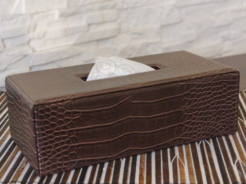 Serwetnik z eko skóry - element kolekcji CROCO. Ekskluzywne artykuły na biurko dla wymagających klientów.